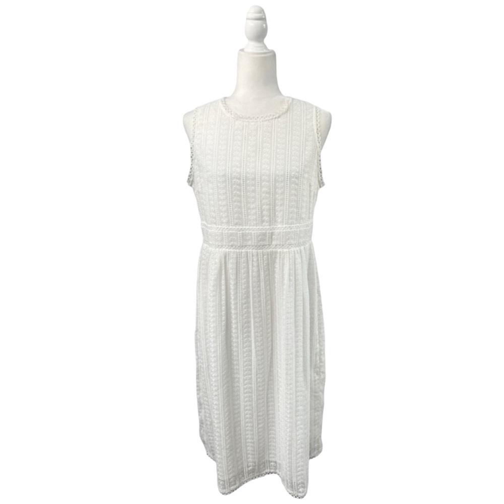 Q&A Eyelet White Sleeveless Dress - Size Medium